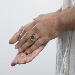 Bague Chevalière Acier Vieillit Teodor Oxydes De Zirconium