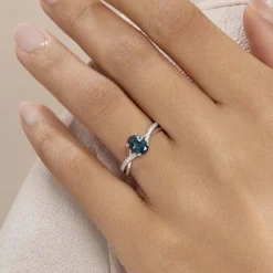 Bague Haissa Or Blanc Topaze Et Oxyde De Zirconium