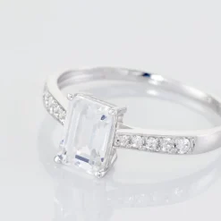 Bague Or Blanc Gesacus Oxyde De Zirconium