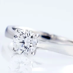 Bague Solitaire Fiona Or Blanc Diamant Synthetique