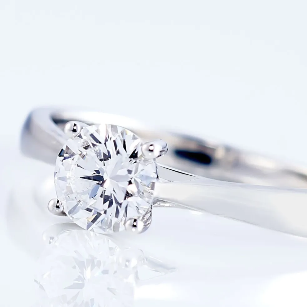 Bague Solitaire Fiona Or Blanc Diamant Synthetique