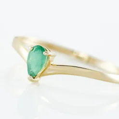 Bague Solitaire Goutte Or Jaune Emeraude