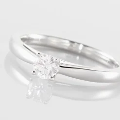 Bague Solitaire Iris Or Blanc Diamant