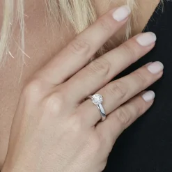 Bague Solitaire Natalia Or Blanc Diamant Synthetique