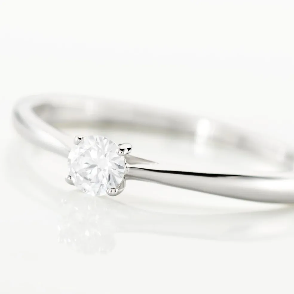 Bague Solitaire Or Blanc Fiona Diamant Synthétique