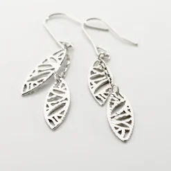 Boucles D'oreilles Pendantes Bartolomea Feuille Or Blanc