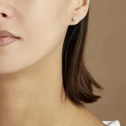 Boucles D'oreilles Puces 4 Griffes Or Blanc Diamant Synthetique