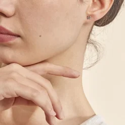 Boucles D'oreilles Puces Bartholomee Papillon Or Blanc