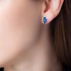 Boucles D'oreilles Puces Bouquet Or Blanc Saphir Et Diamant