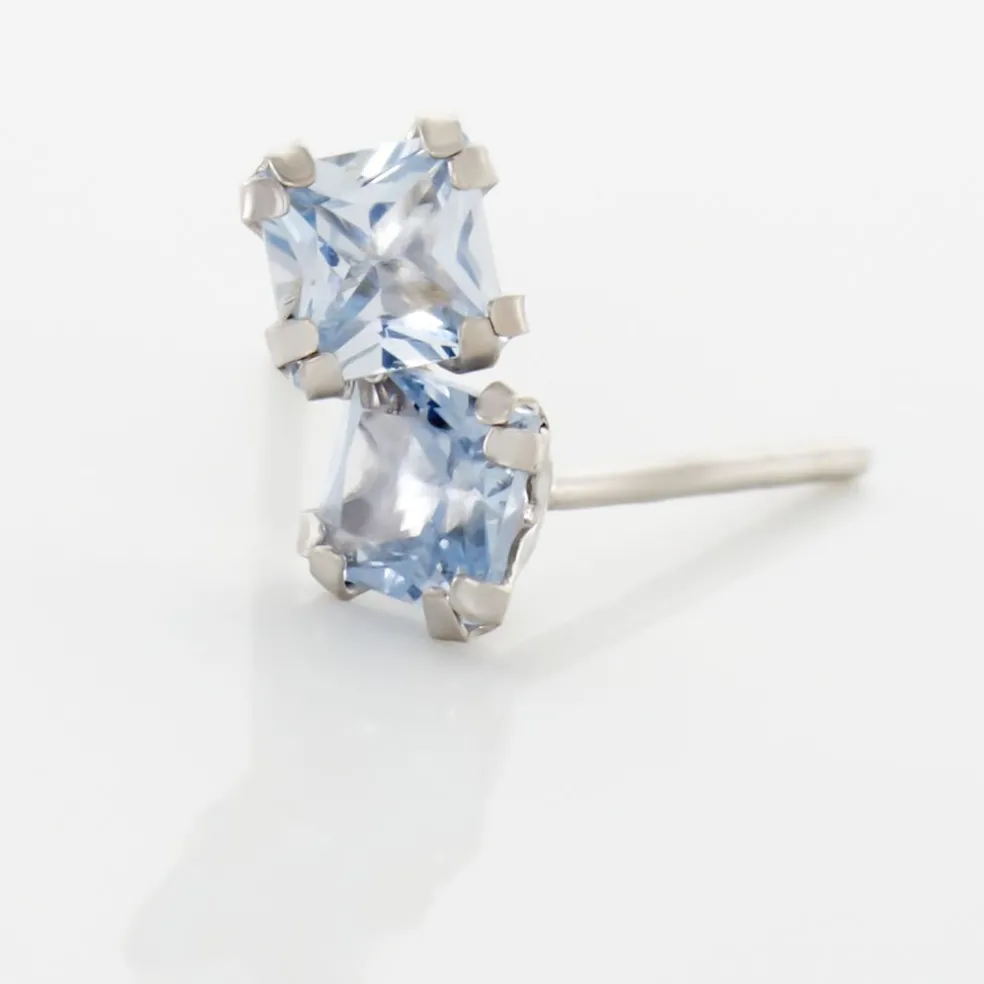 Boucles D'oreilles Puces Doreen Carre Or Blanc Oxyde De Zirconium