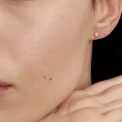 Boucles D'oreilles Puces Daria Serti Clos Or Jaune Oxyde De Zirconium