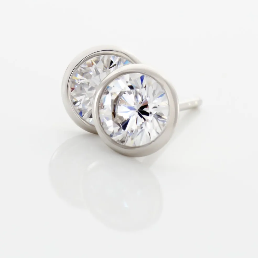 Boucles D'oreilles Puces Daria Serti Clos Or Blanc Oxyde De Zirconium