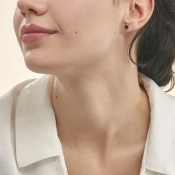 Boucles D'oreilles Puces Edy Serti Clos Or Jaune Saphir