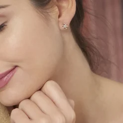 Boucles D'oreilles Puces Philine Fleur Or Jaune Oxyde De Zirconium