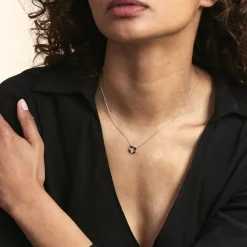 Collier Arlina Or Blanc Saphir Et Diamant