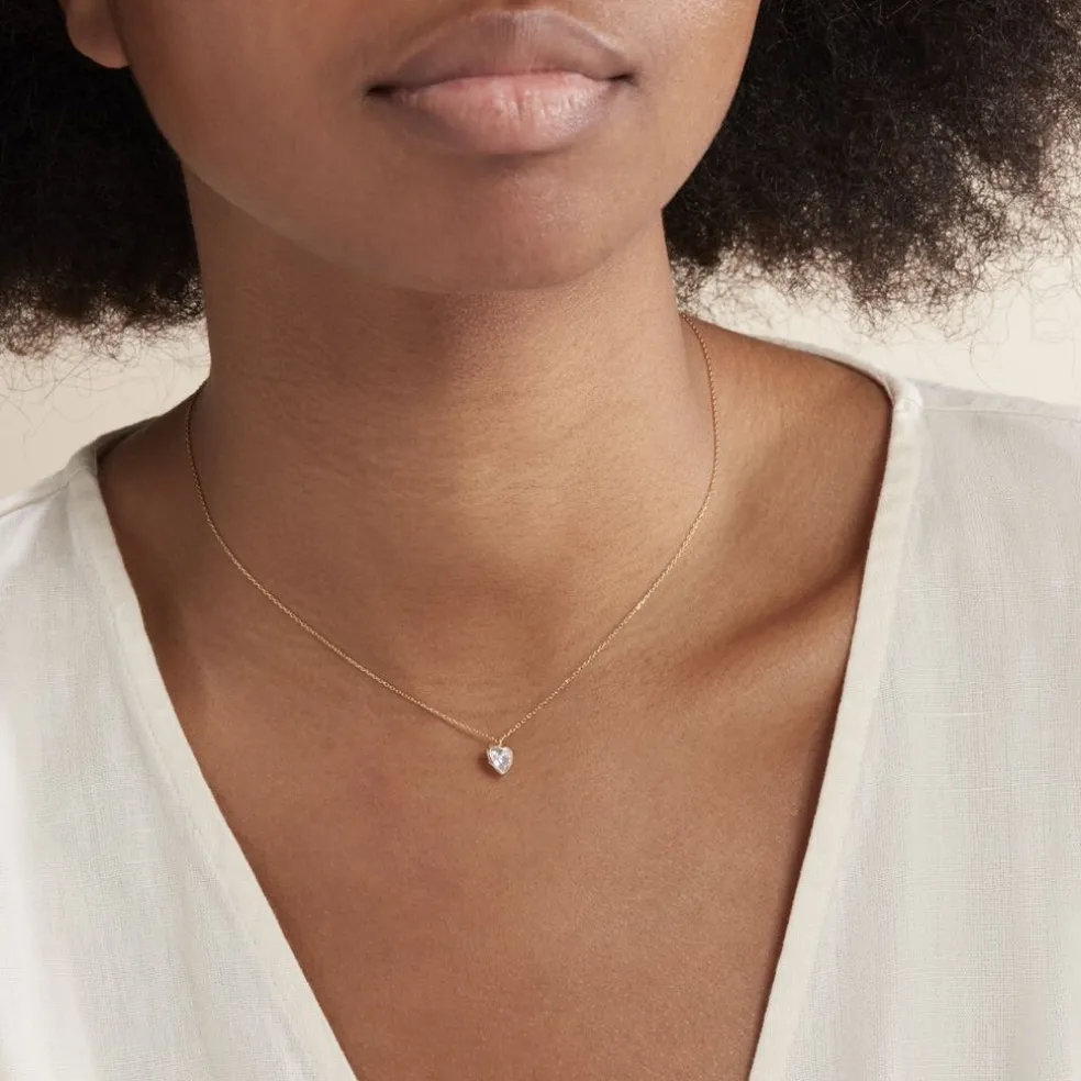 Collier Coeur Serti Clos Or Jaune Oxyde De Zirconium