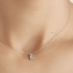 Collier Teresa Or Blanc Topaze Et Diamant