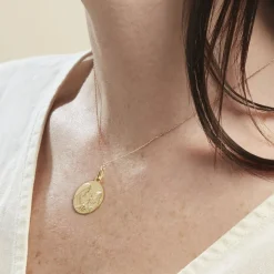 Medaille Or Jaune Sainte Famille